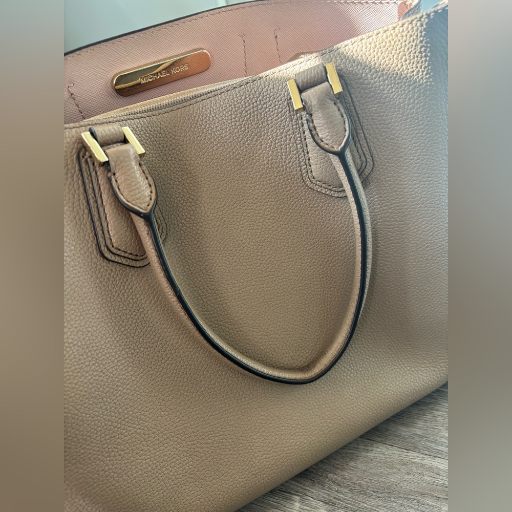 Michael Kors purse - Picture 6 of 6